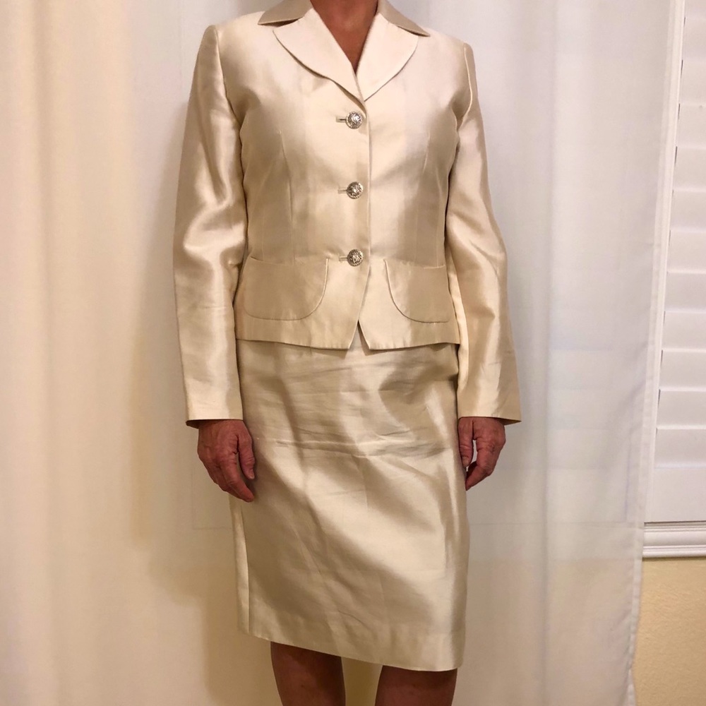 Vintage Bill Blass cream silk suit size 8